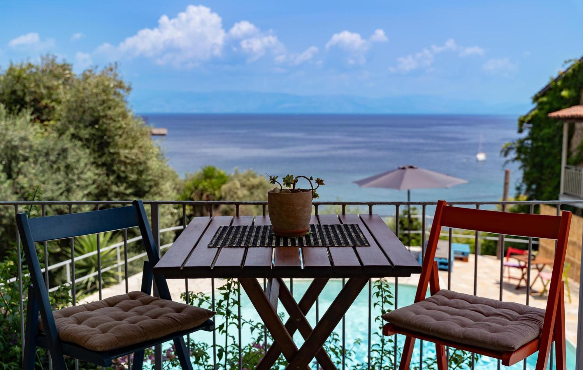 Antares Boutique Guesthouse Perama  Bagian luar foto