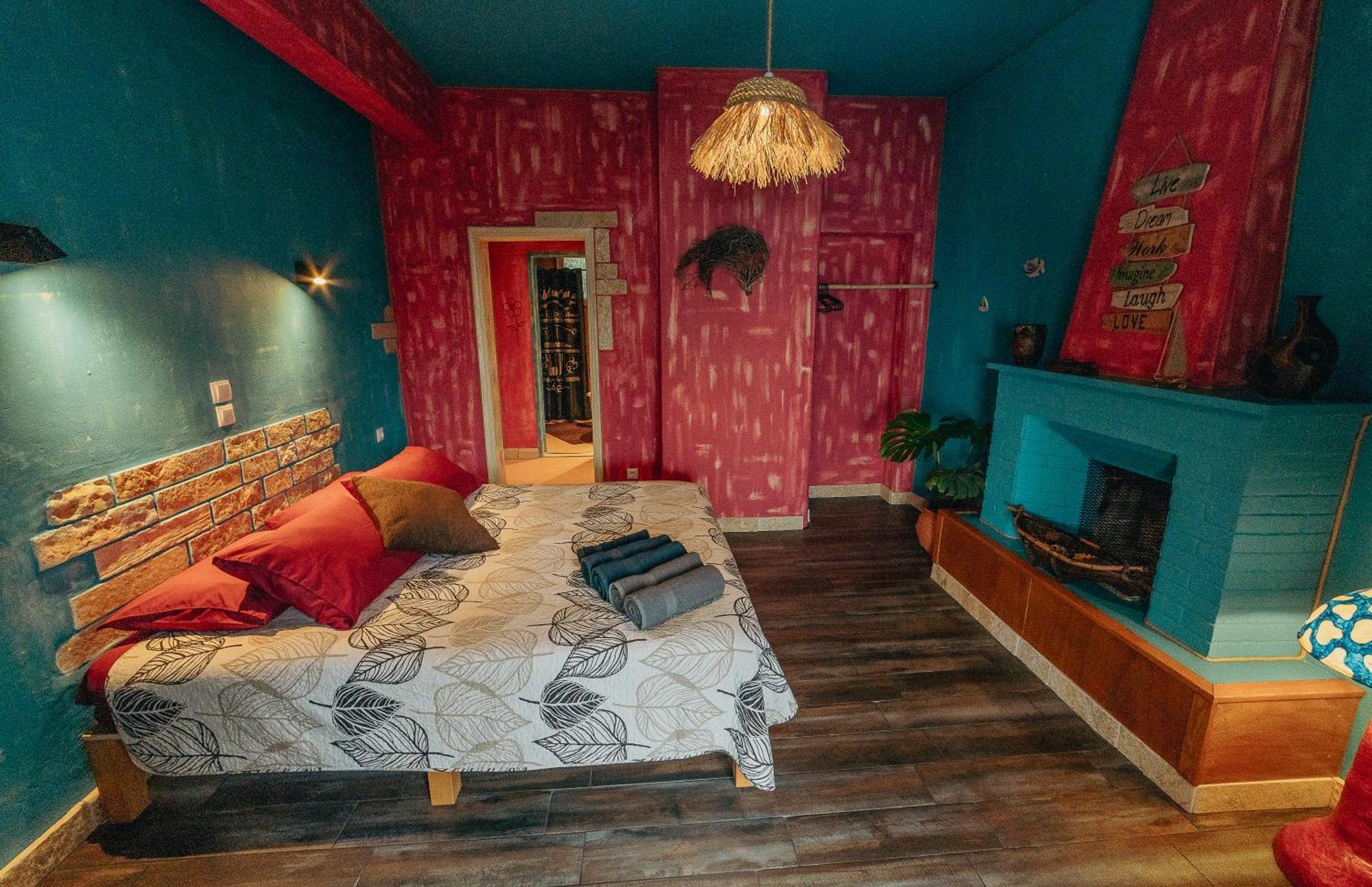 Antares Boutique Guesthouse Perama  Bagian luar foto