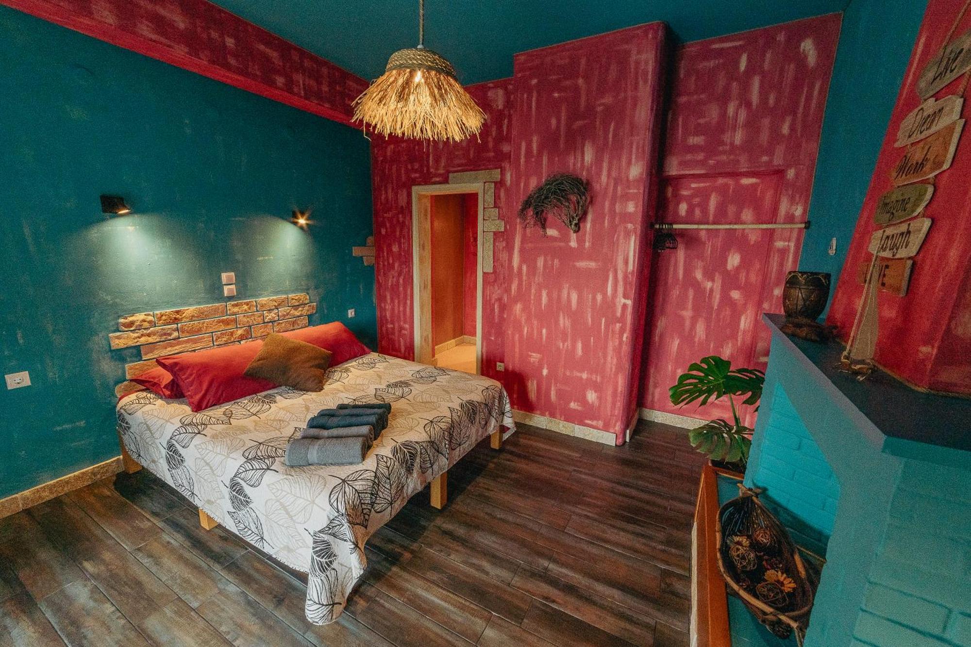 Antares Boutique Guesthouse Perama  Bagian luar foto