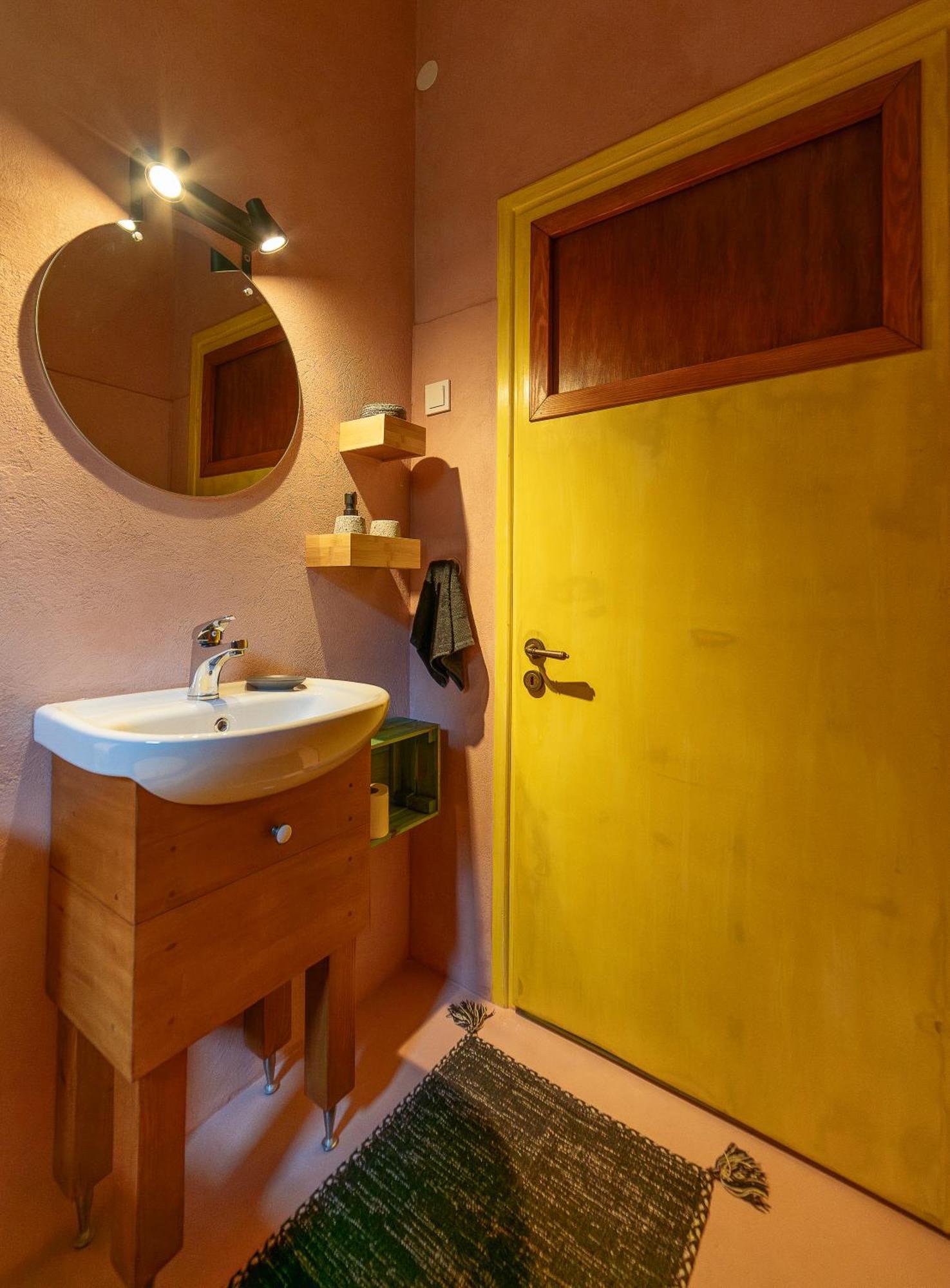 Antares Boutique Guesthouse Perama  Bagian luar foto