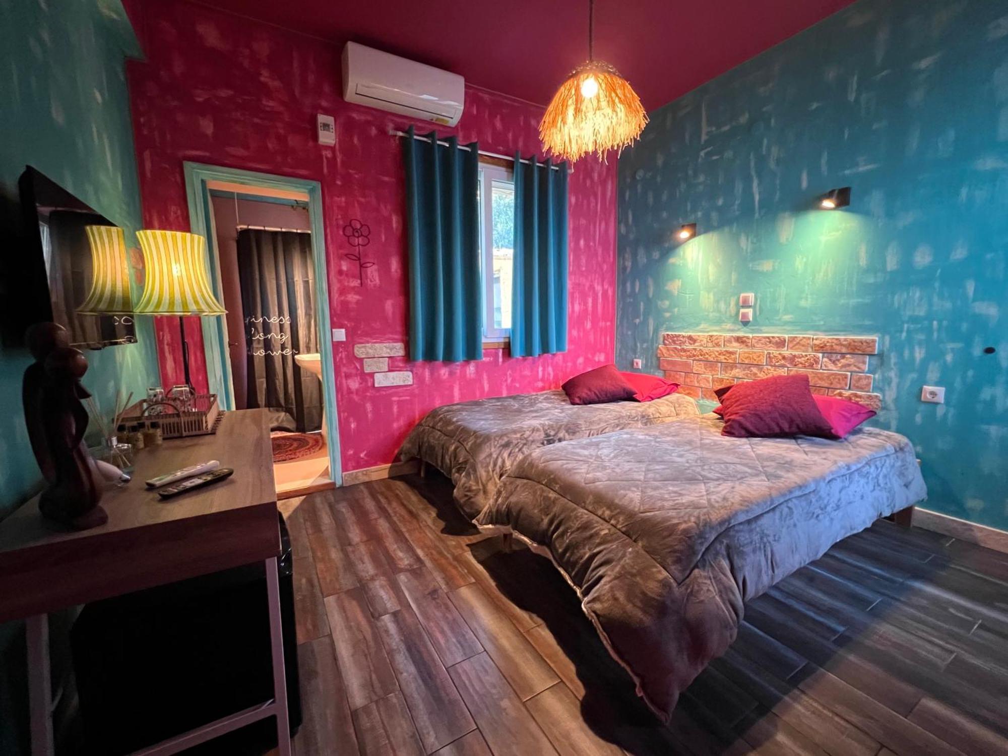 Antares Boutique Guesthouse Perama  Bagian luar foto