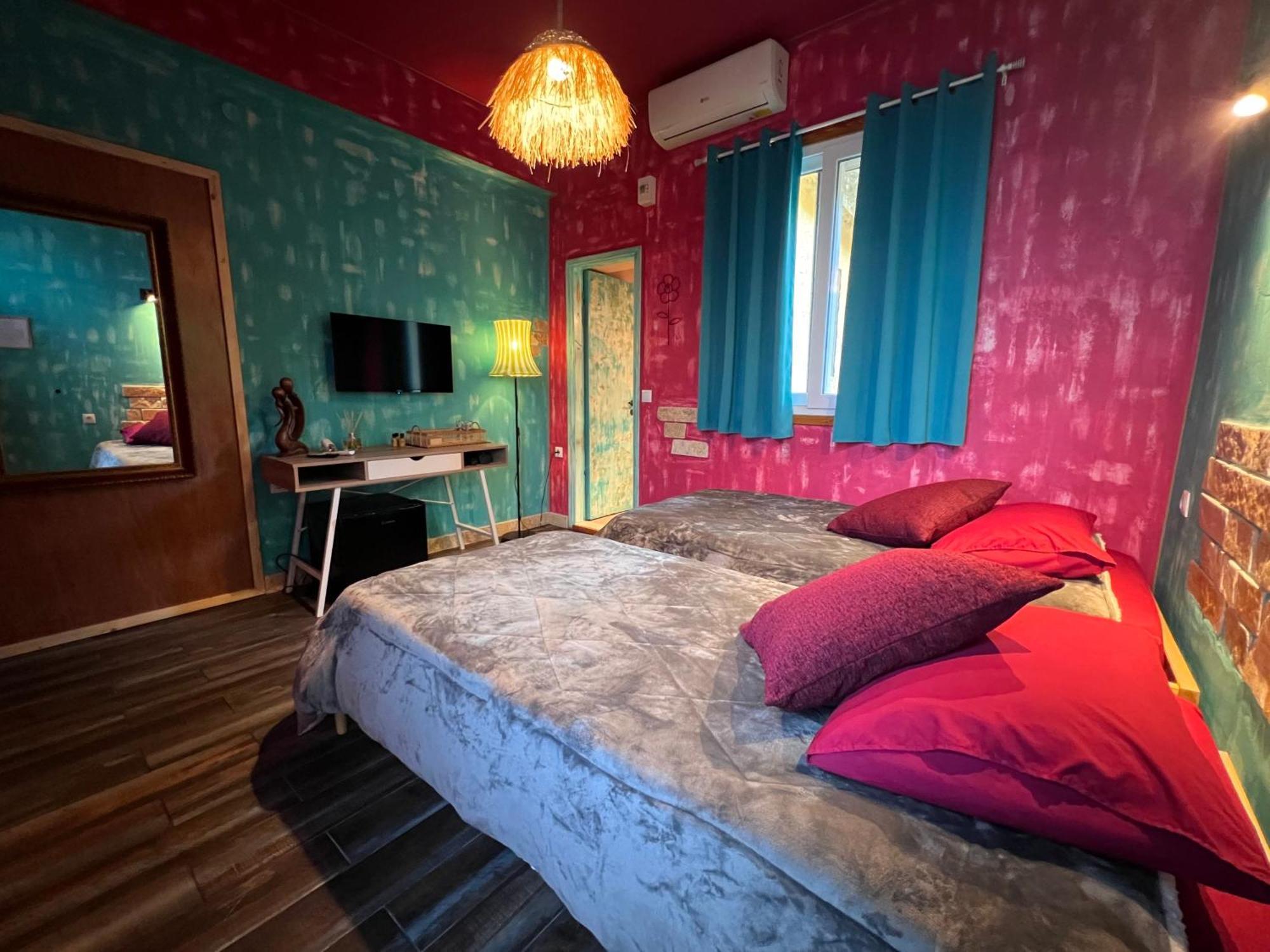 Antares Boutique Guesthouse Perama  Bagian luar foto